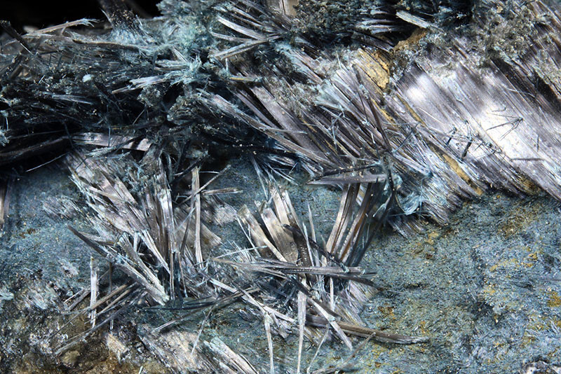 Aerinite
