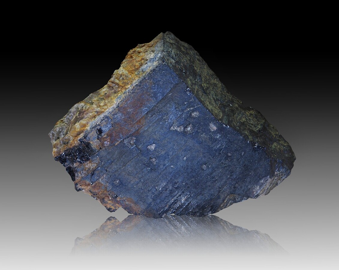Aeschynite-(Y)