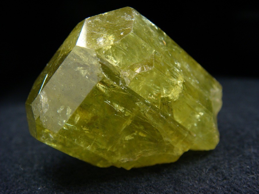 Fluorapatite green