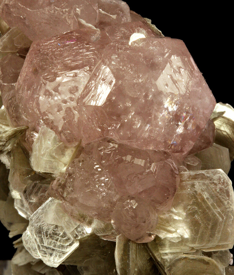 Fluorapatite pink