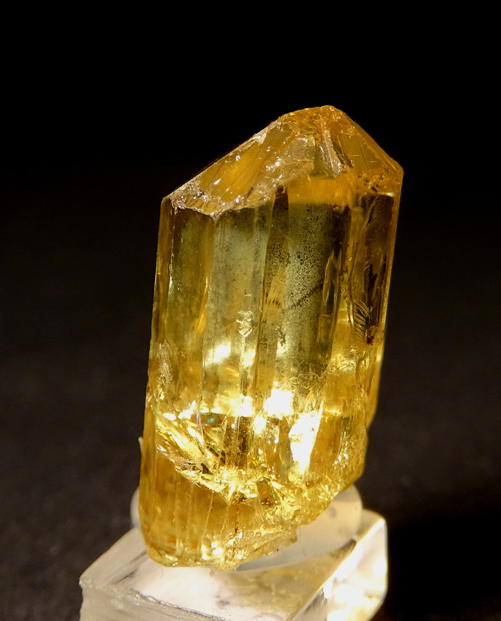 Fluorapatite yellow